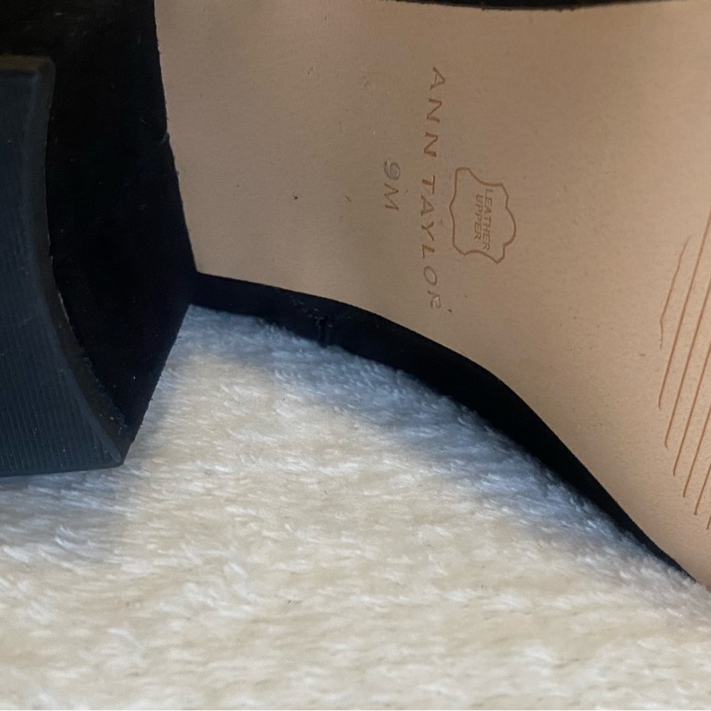 Ann Taylor 👢 - Picture 8 of 13